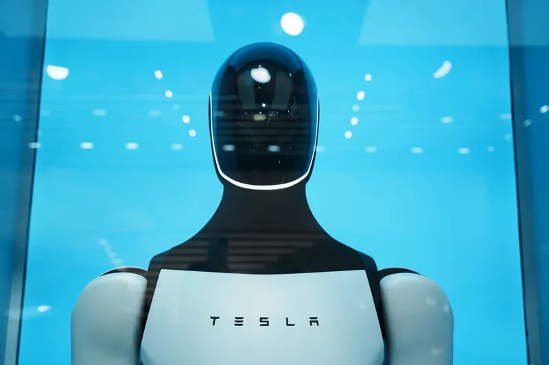 Tesla arranca la producción de Optimus en Fremont mientras su beneficio cae un 43 %